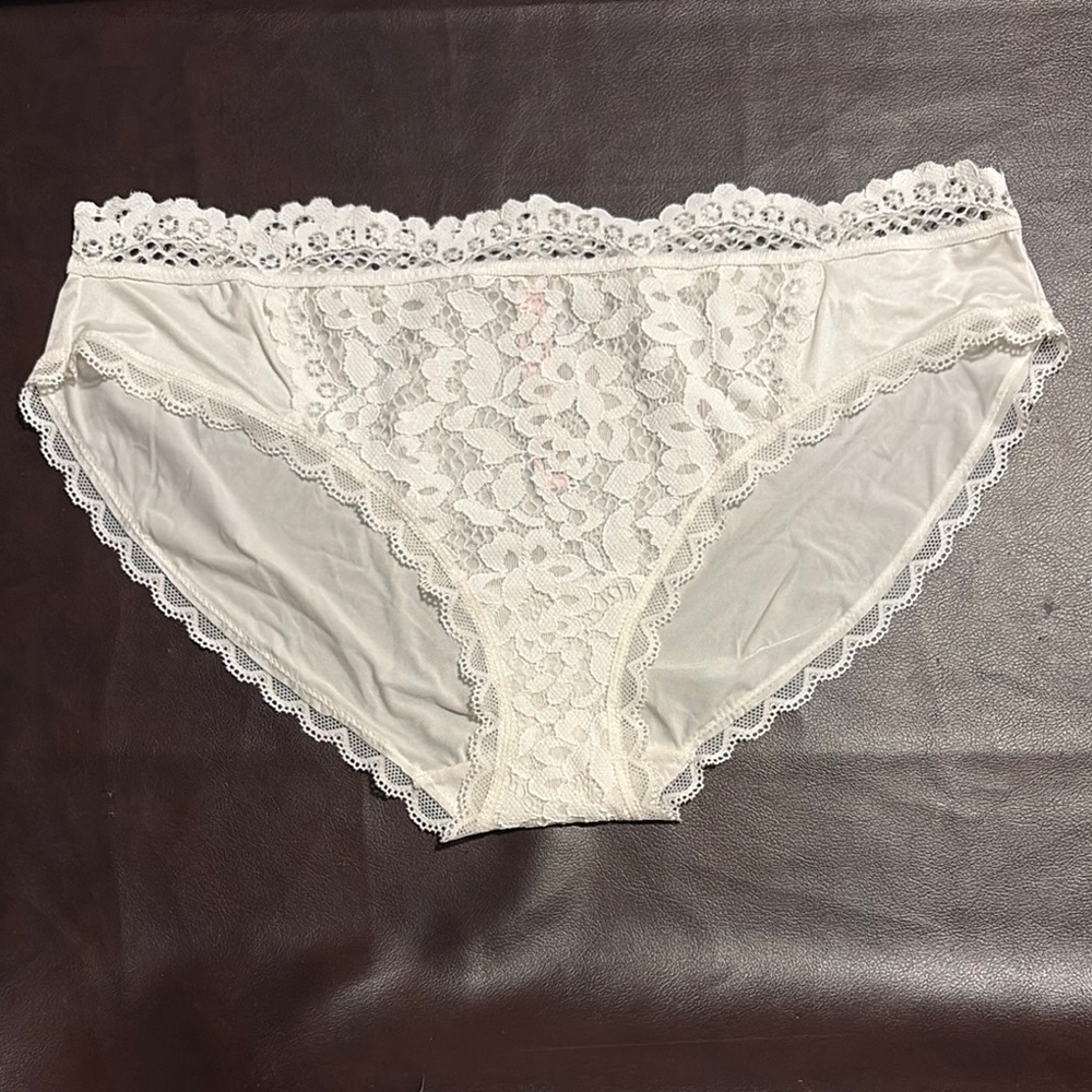 Victoria’s Secret Body by Victoria bikini white panty L large NIP